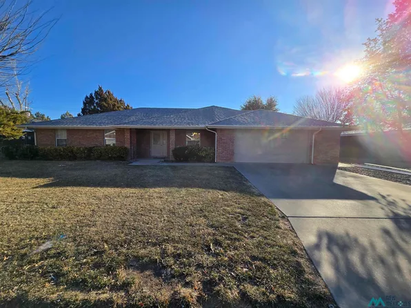 11 Kensington Ct, Roswell, NM 88201