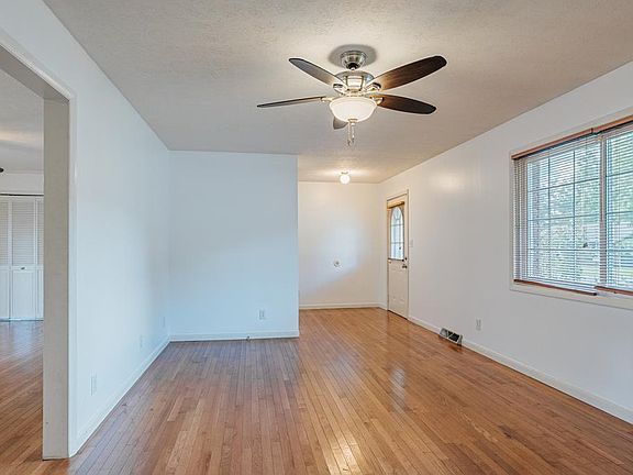 3rd image of 668 Lightfoot Ln