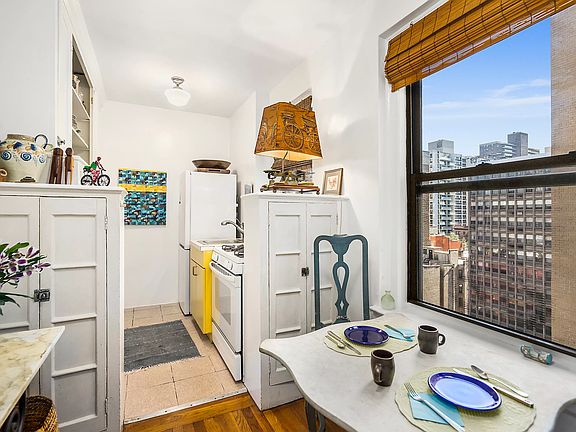 2nd image of 127 W 96th St APT 11J
