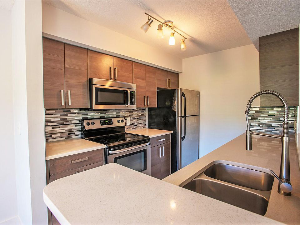 1st image of 815 W Boynton Beach Blvd APT 2105