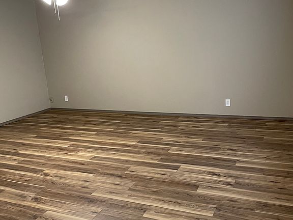 2nd image of 1107 E Cobb Ave
