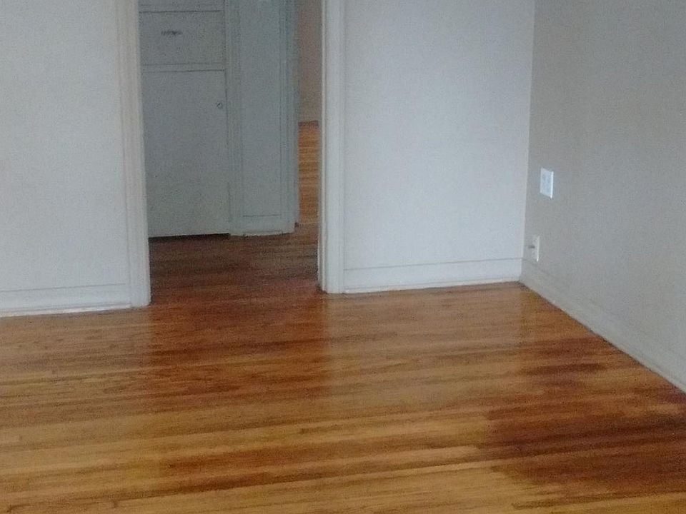 2nd image of 638 E 27th Pl N