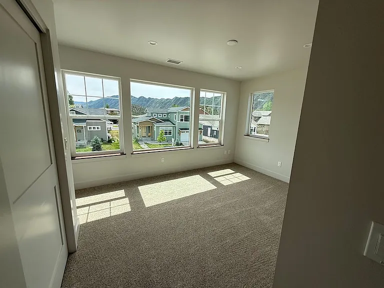 34 Mount Yale Ct — Photo 9