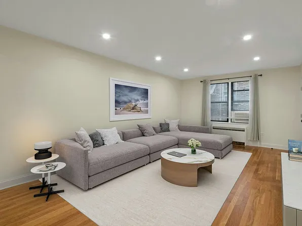 445 W 240th St APT 4C, Bronx, NY 10463