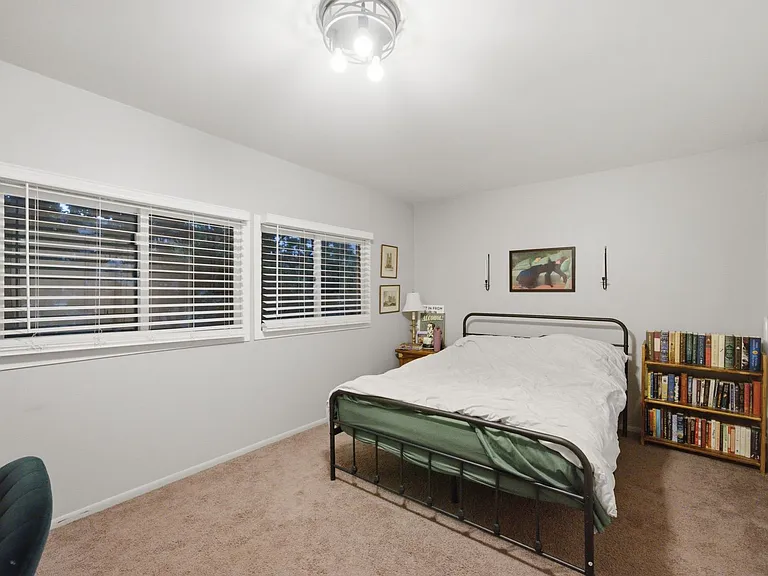 2728 N Wilton Ave — Photo 5