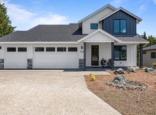 554 Meadows Dr, Manzanita, OR 97130