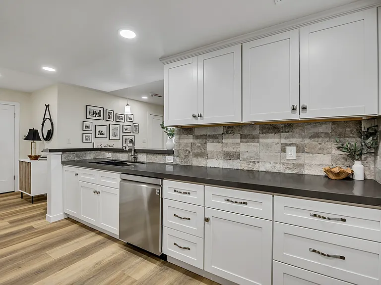 44 W Broadway #704 — Photo 10