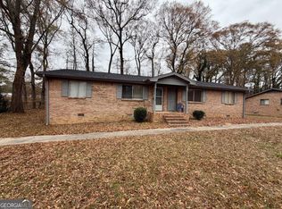 816 Jesters Lake Dr, Jonesboro, GA 30236