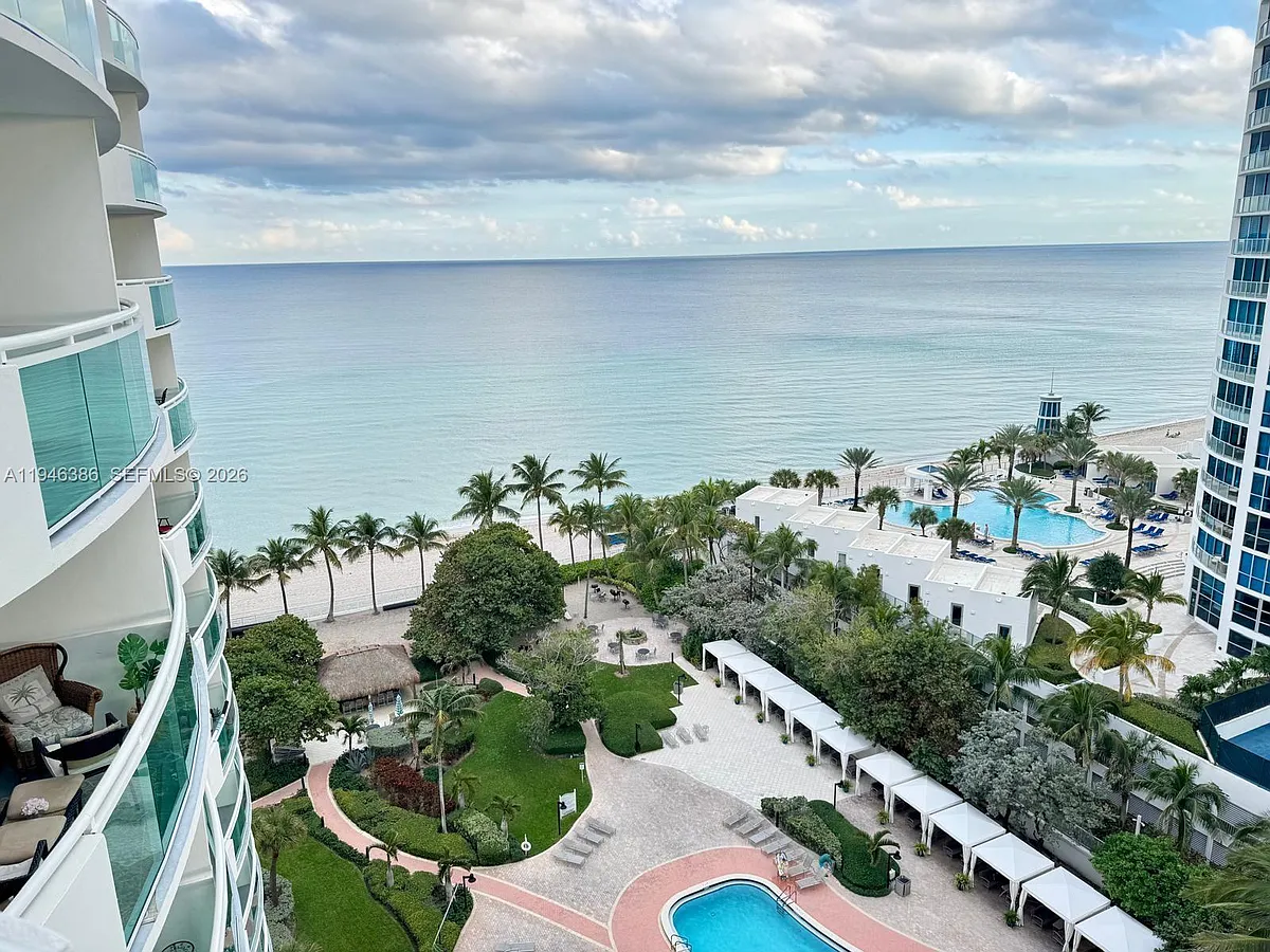 Building Photo - 3001 S Ocean Dr #1421