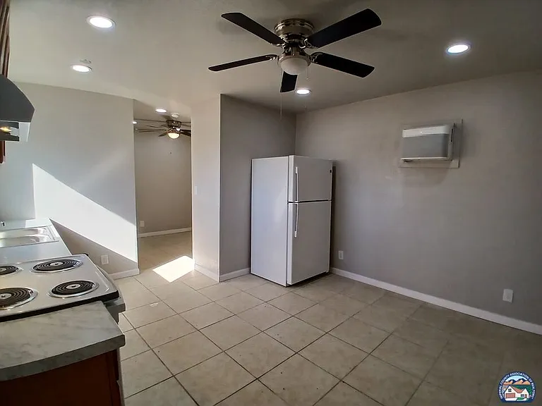 357 W Magnolia St #STUDIO — Photo 3