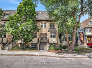 103 3rd Ave #A, Ottawa, ON K1S 2J7