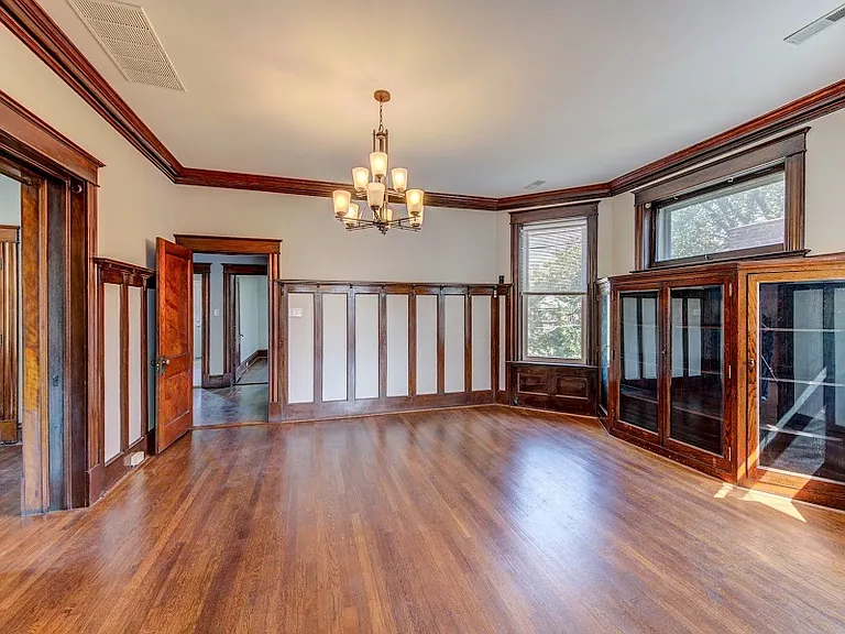 5779 Pershing Ave — Photo 15