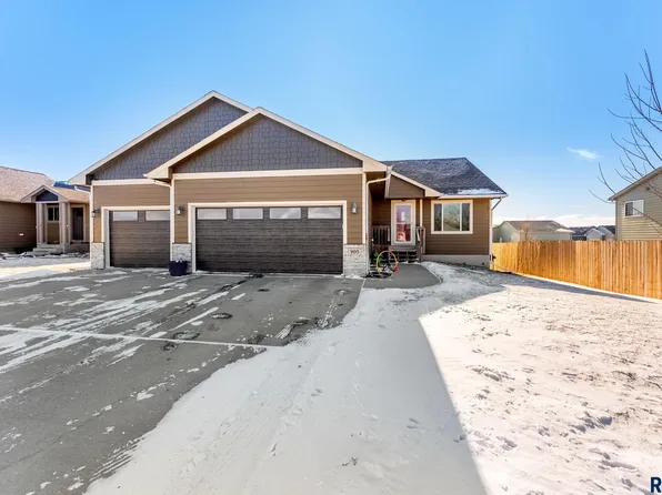 905 Fanning St, Tea, SD 57064