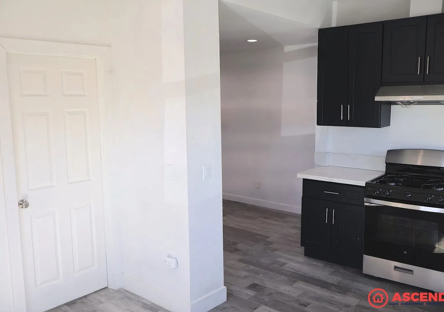 1500 Hurrle Ave — Photo 2
