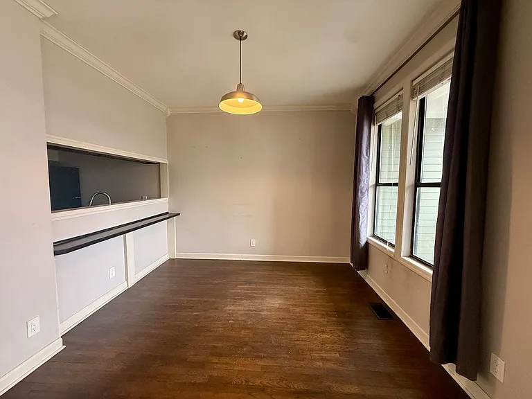 932B Russell St — Photo 11