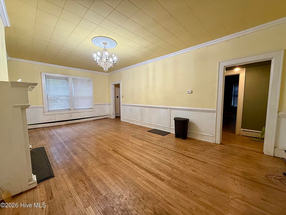 16th image of 318 W Church Street