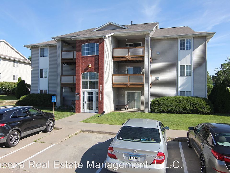 2nd image of 2438 Rushmore Dr