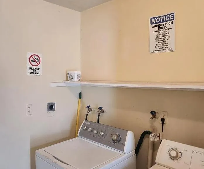 190 NE 40th St #196 — Photo 5