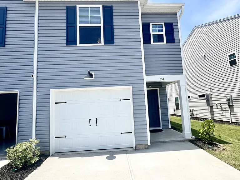 551 Seaborn Cir — Photo 3
