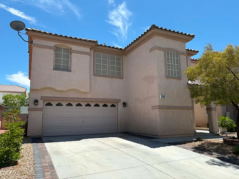 209 Willow Pond Ct — Photo 1
