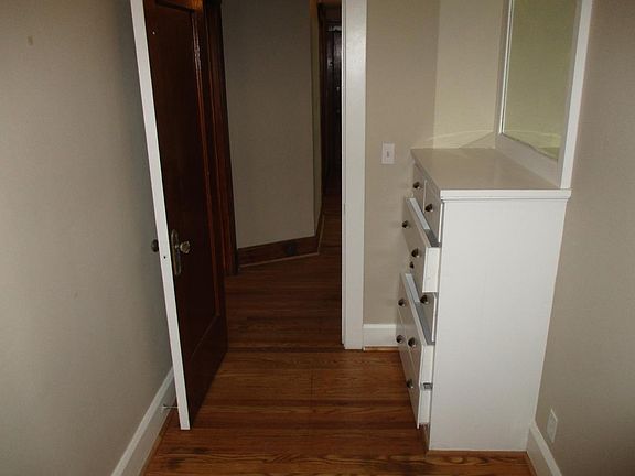 5th image of 115 N 33rd St APT 04