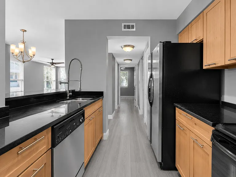 2871 N Oakland Forest Dr #112 — Photo 14