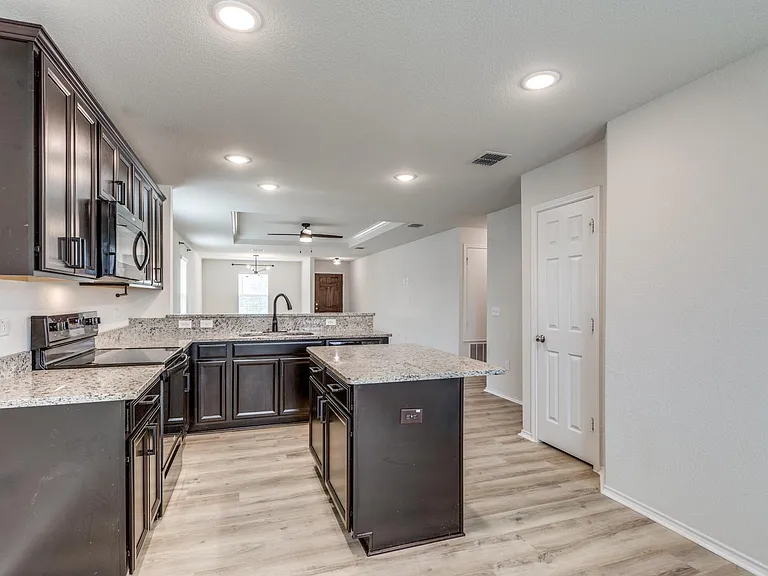 1337 Waggoner Dr — Photo 12