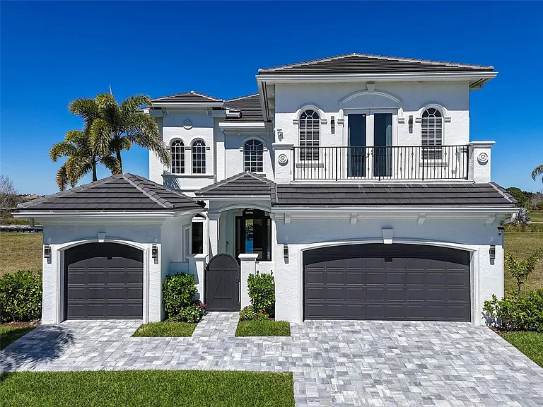 166 SE Bella Strano Port St — Photo 1