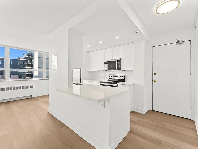 118 Tyndall Ave — Photo 27