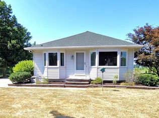 39195 Johnnycake Ridge Rd, Willoughby, OH 44094