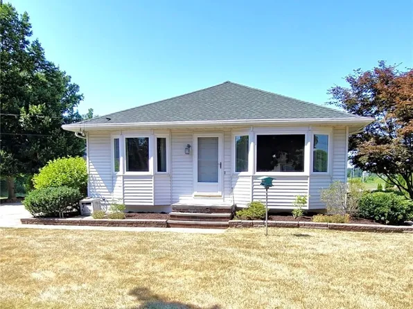 39195 Johnnycake Ridge Rd, Willoughby, OH 44094