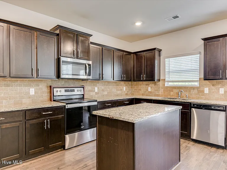 1147 Sims Dr — Photo 15