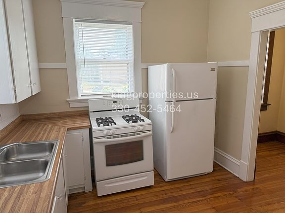 4th image of 1343 14th St NW #1