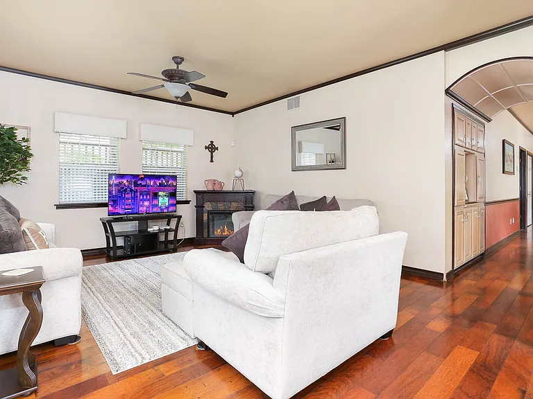 Real pecan wood floors!
