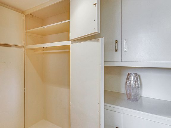 5th image of 24308 Shrewsbury Cir
