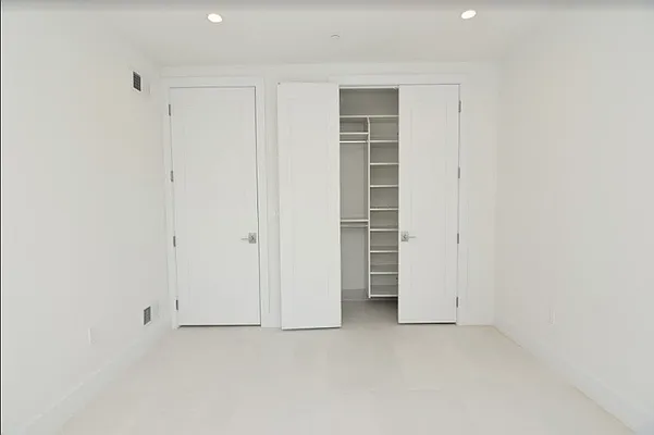 Rented by Elite NY Holdings | media 54