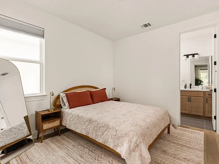 2132 Cavara Cv — Photo 19