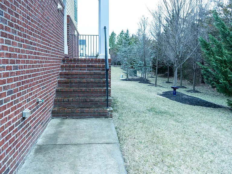 25095 Croxley Green Sq — Photo 84