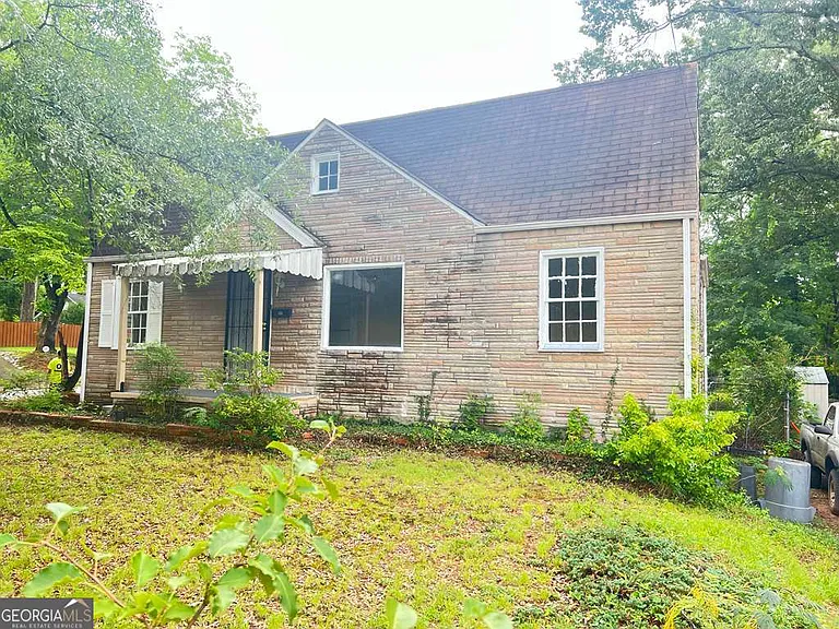 1870 Grove Ave — Photo 4