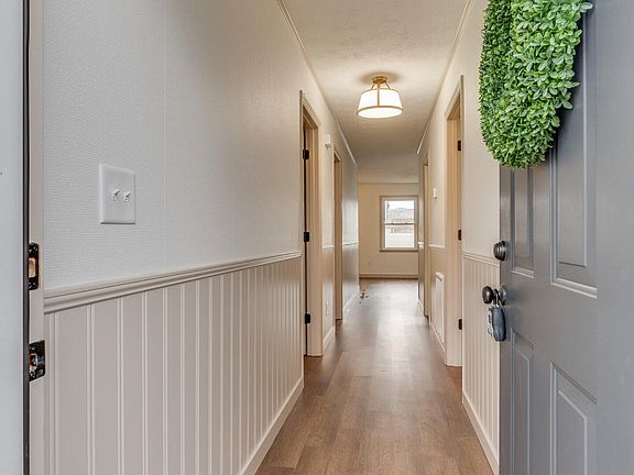4th image of 109 Mayfield Dr APT 2