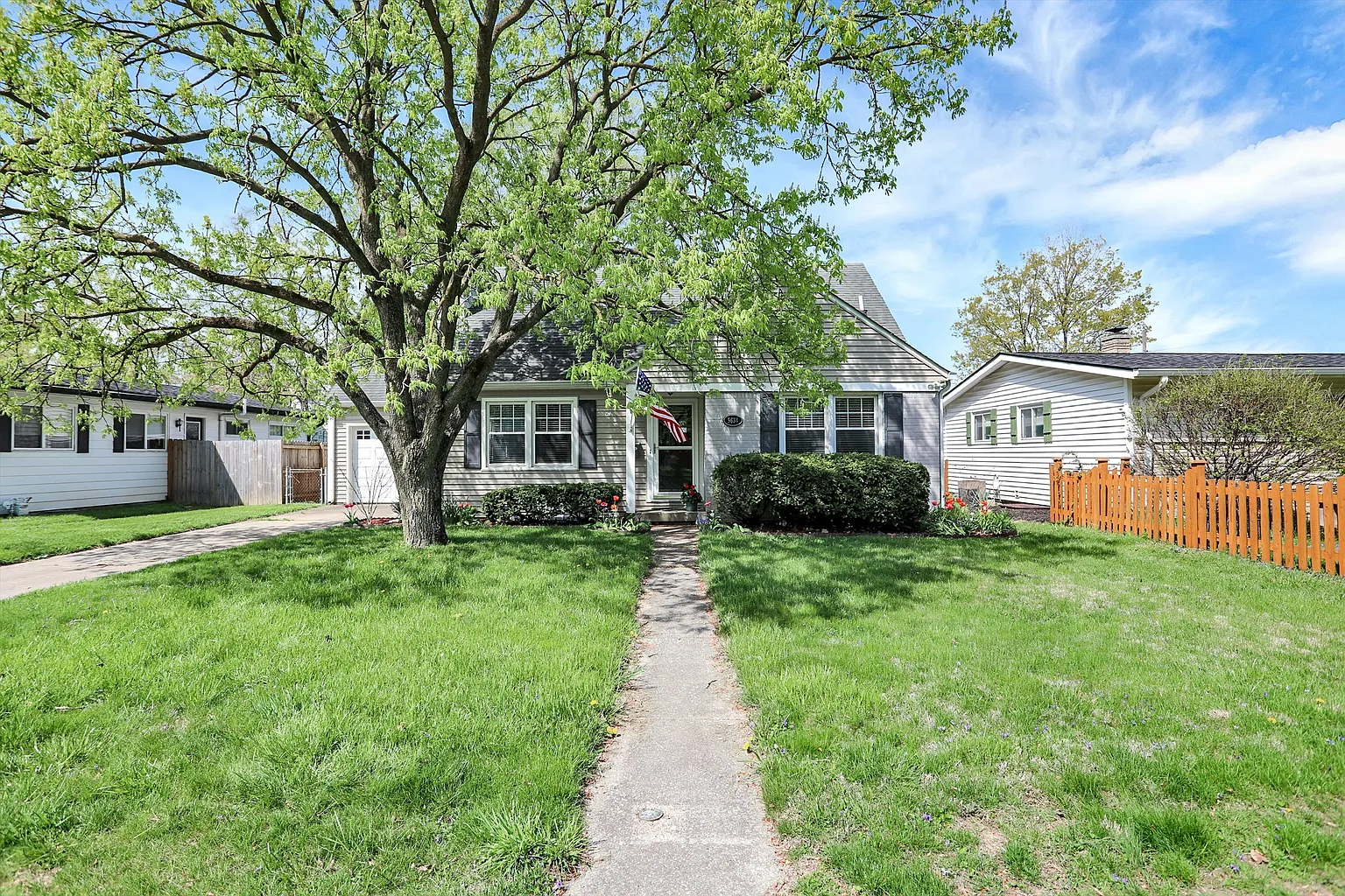 5634 N Rural St photo 1