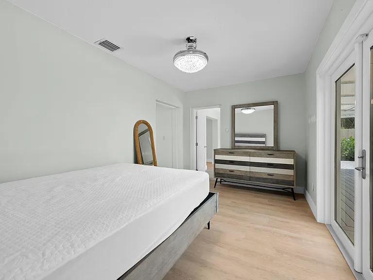 1532 NE 17th Ave — Photo 13