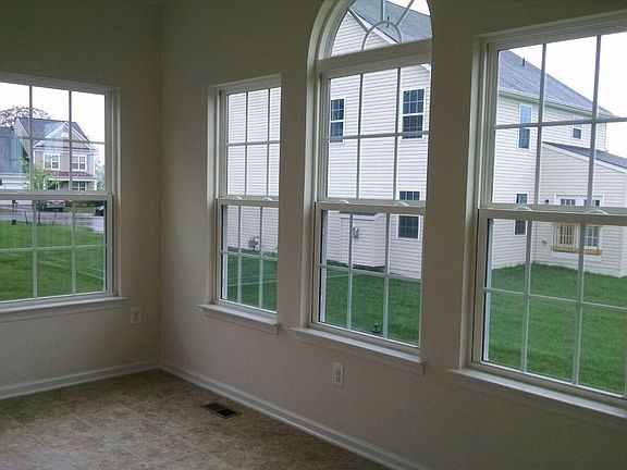 2nd image of 2029 Magnolia Cir