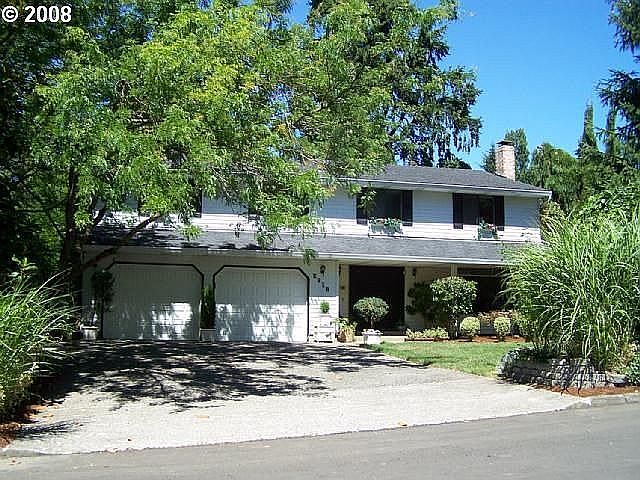 1st image of 2218 NE Brookview Dr