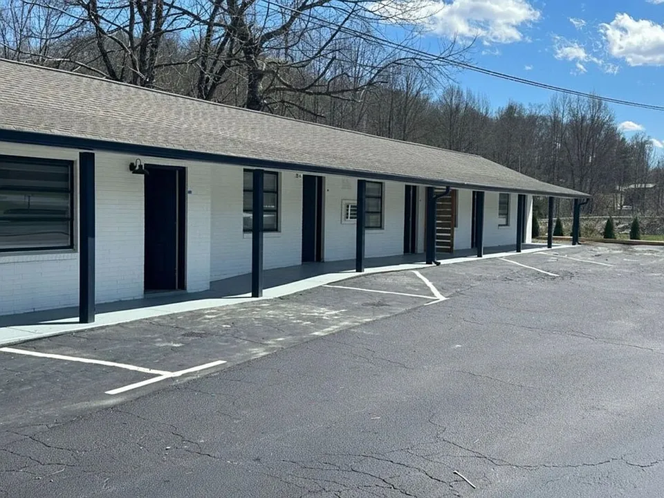 Blue Ridge- Franklin Apartments