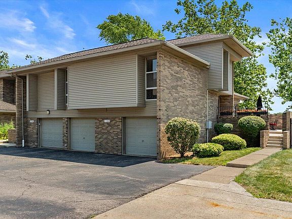 2nd image of 1100 Saint Aubin Pl