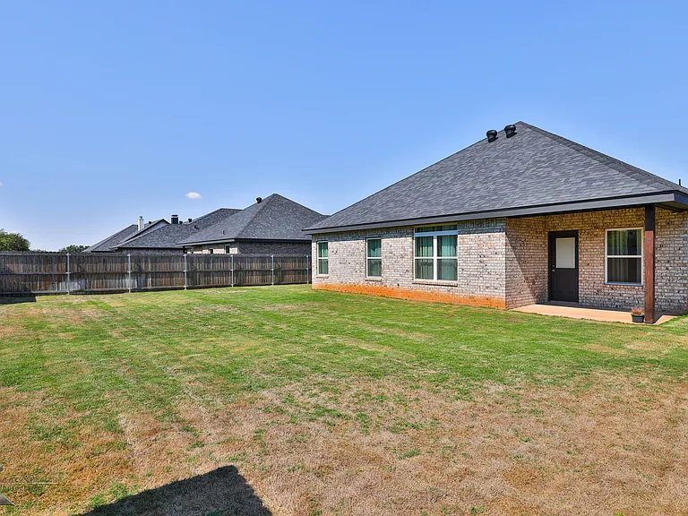 5433 Fallbrook Dr — Photo 33