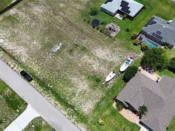 3rd image of 2544 NW 25th Ave