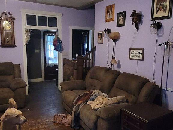 4th image of 558 Pearwood Rd