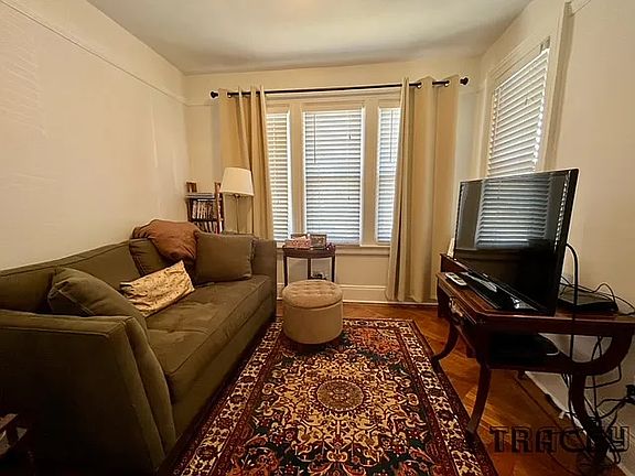 3rd image of 1754 Hendrickson St